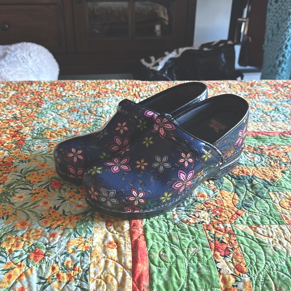 Dansko professional /nursing clogs